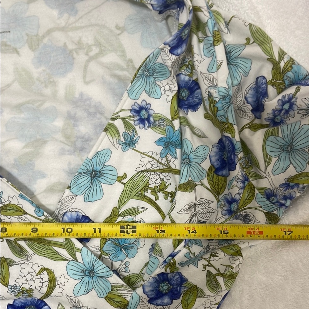 Talbots Floral V-Neck Top - Blue and Green Size Small Petite EUC - Picture 4 of 4